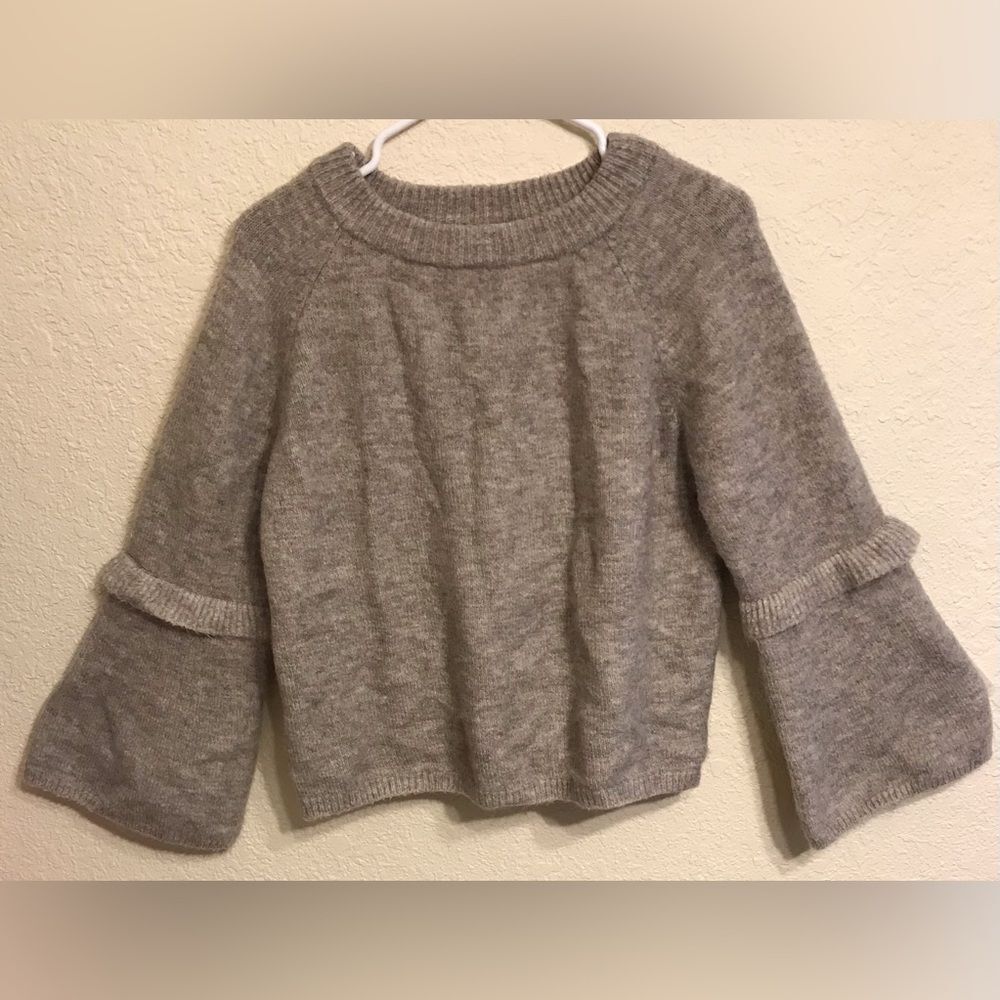 Women’s Beige En Creme Bell Sleeved Sweater